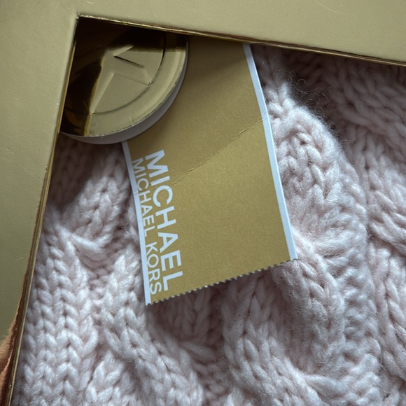 Michael Kors hat and scarf set - Picture 2 of 5